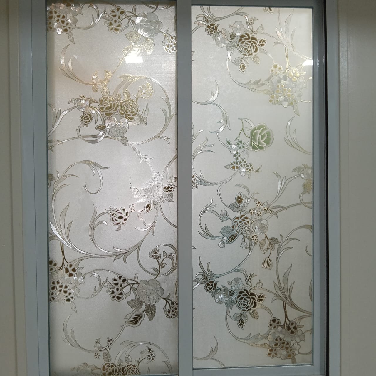 Floral decorative window film in gold and silver tone